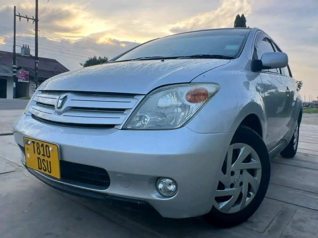 Toyota Ist 2002 (Reg DSU) thumbnail 6