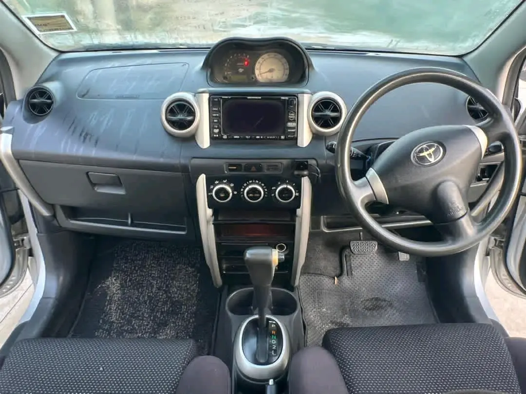 Toyota Ist 2002 (Reg DSU) thumbnail 8