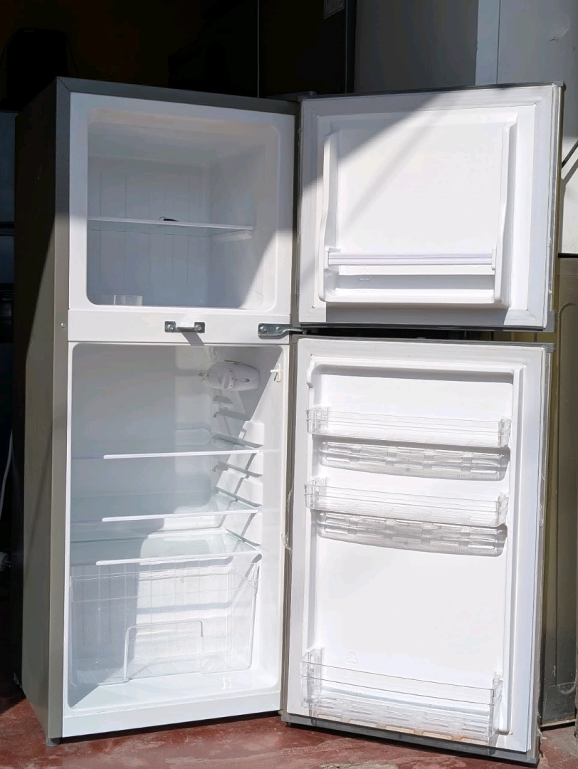 Roch Fridge 110L Silver Top Freezer thumbnail 2
