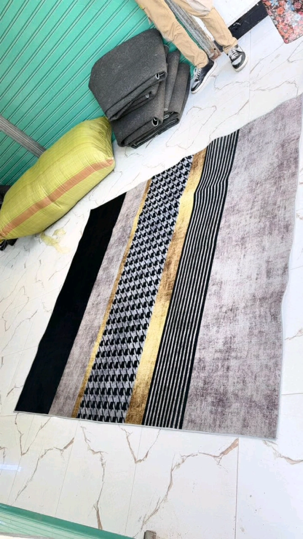Large Rectangular 3D Carpet thumbnail 5