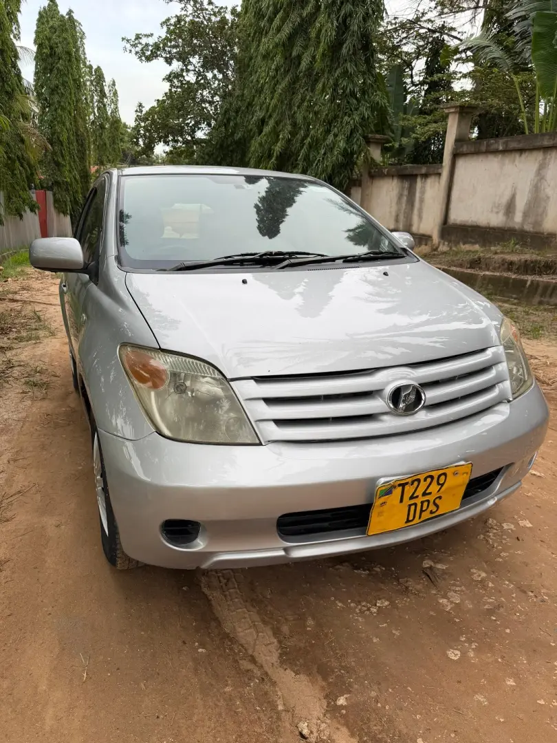 Silver 2006 Toyota Ist (DPS) thumbnail 2