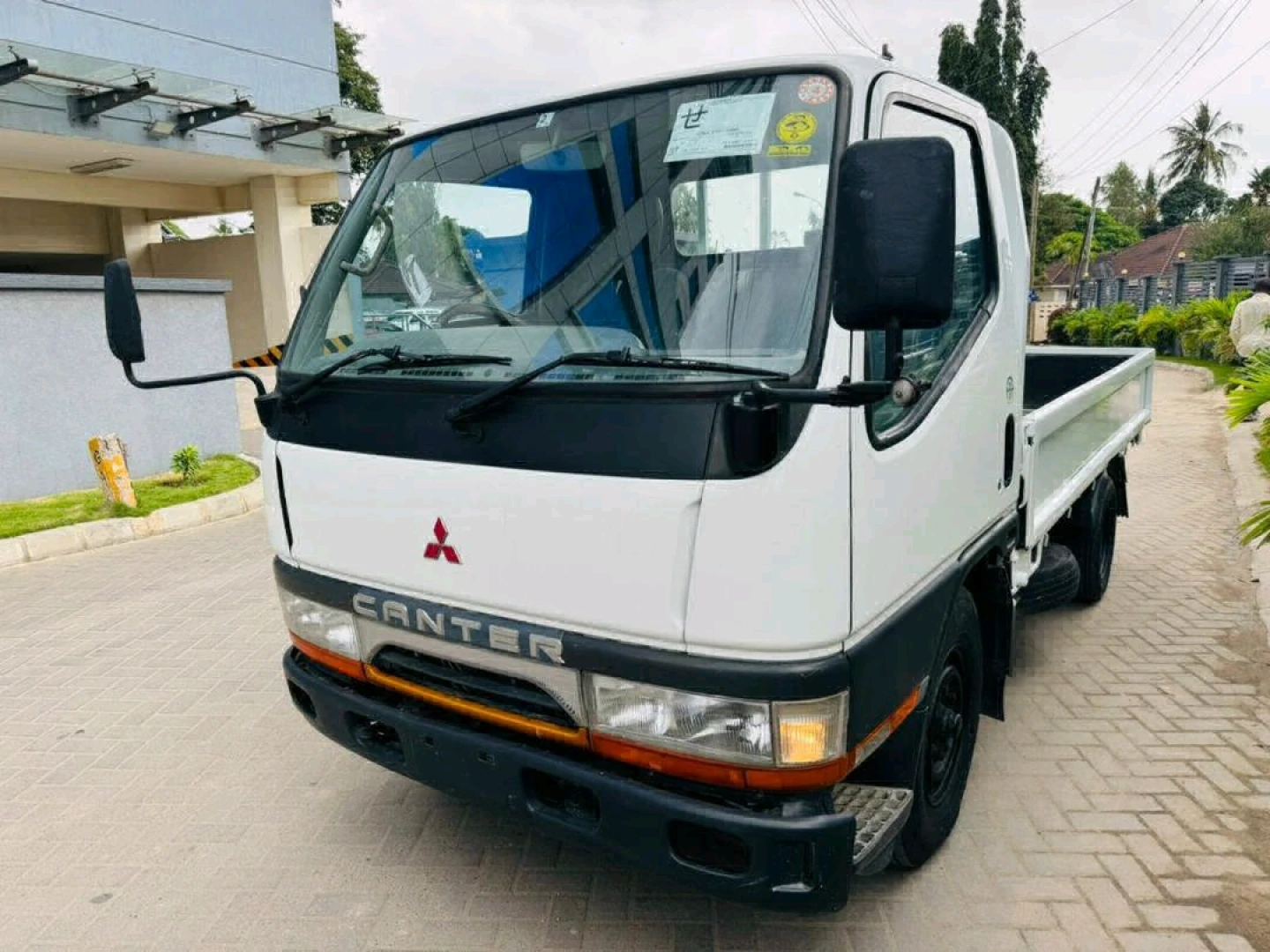 Mitsubishi Canter Light Truck 1994 (Tani 2)