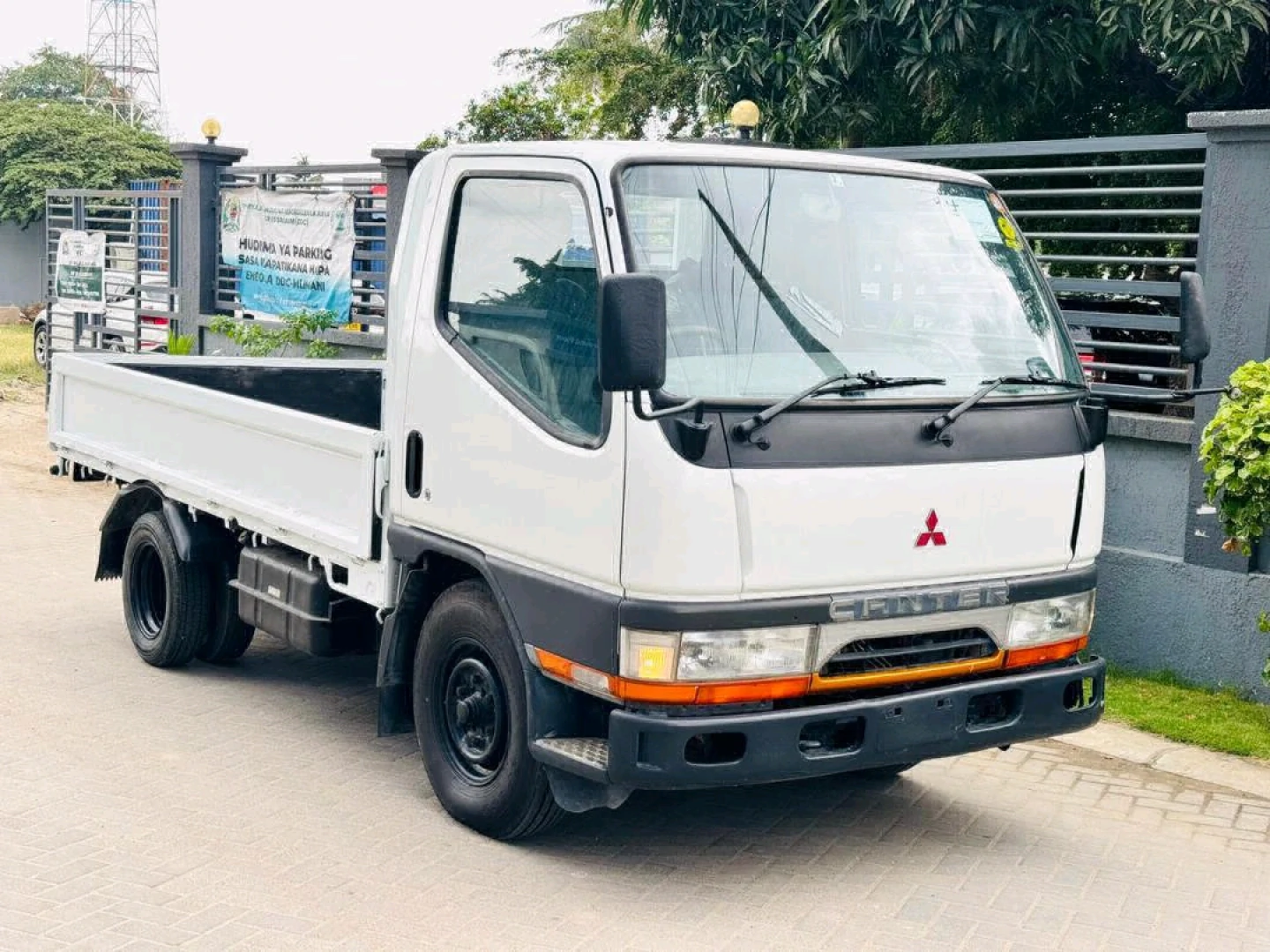 Mitsubishi Canter Light Truck 1994 (Tani 2) thumbnail 2