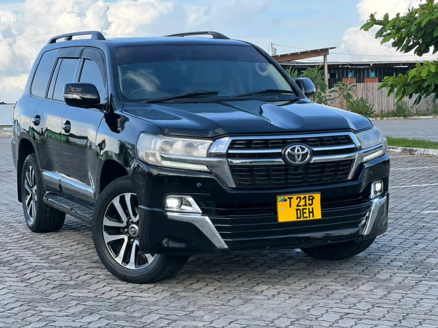 Toyota Land Cruiser V8 2014 Black