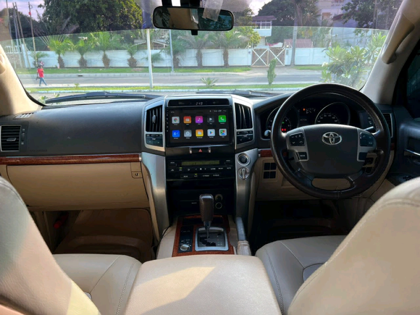 Toyota Land Cruiser V8 2014 Black thumbnail 5