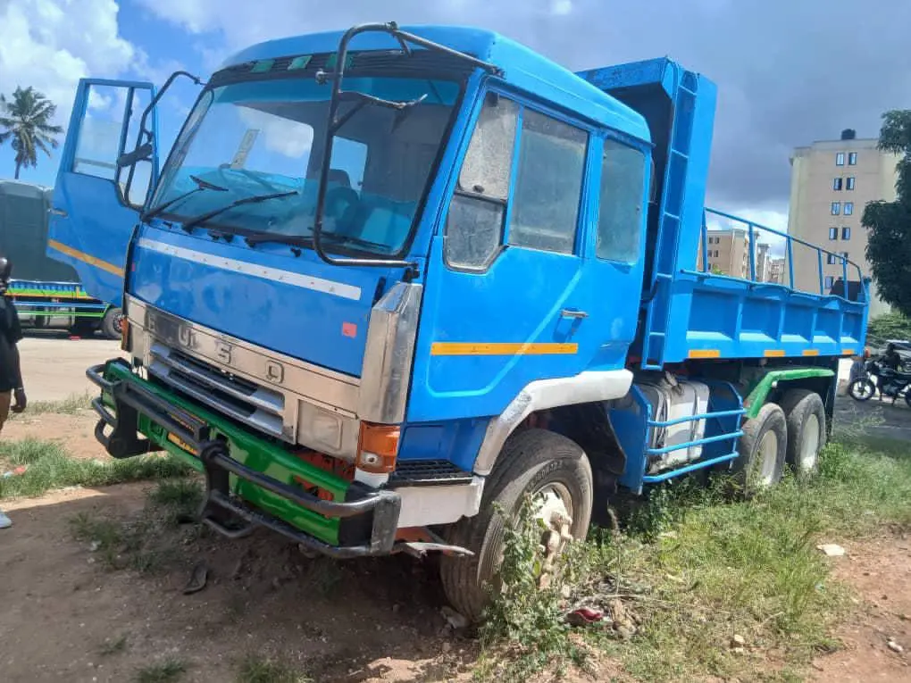 Mitsubishi Fuso Tipper BFX (4D33)