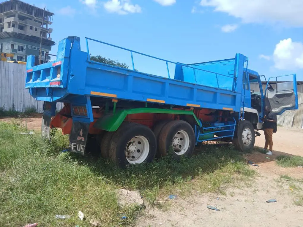 Mitsubishi Fuso Tipper BFX (4D33) thumbnail 2