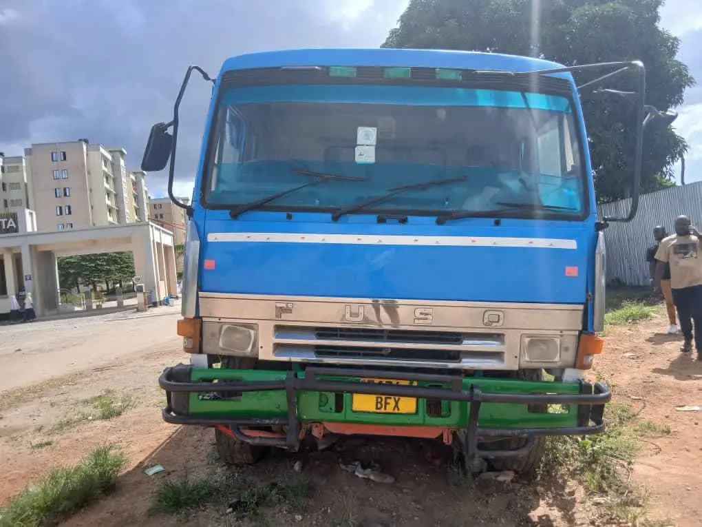 Mitsubishi Fuso Tipper BFX (4D33) thumbnail 3