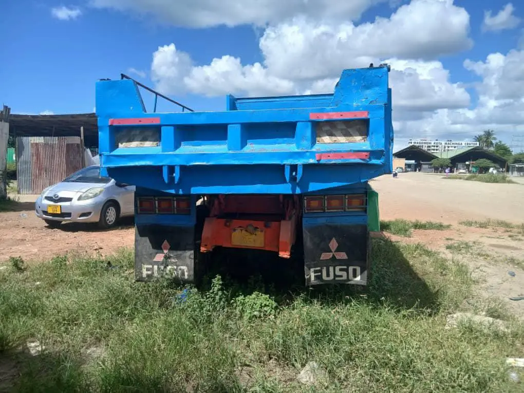 Mitsubishi Fuso Tipper BFX (4D33) thumbnail 5