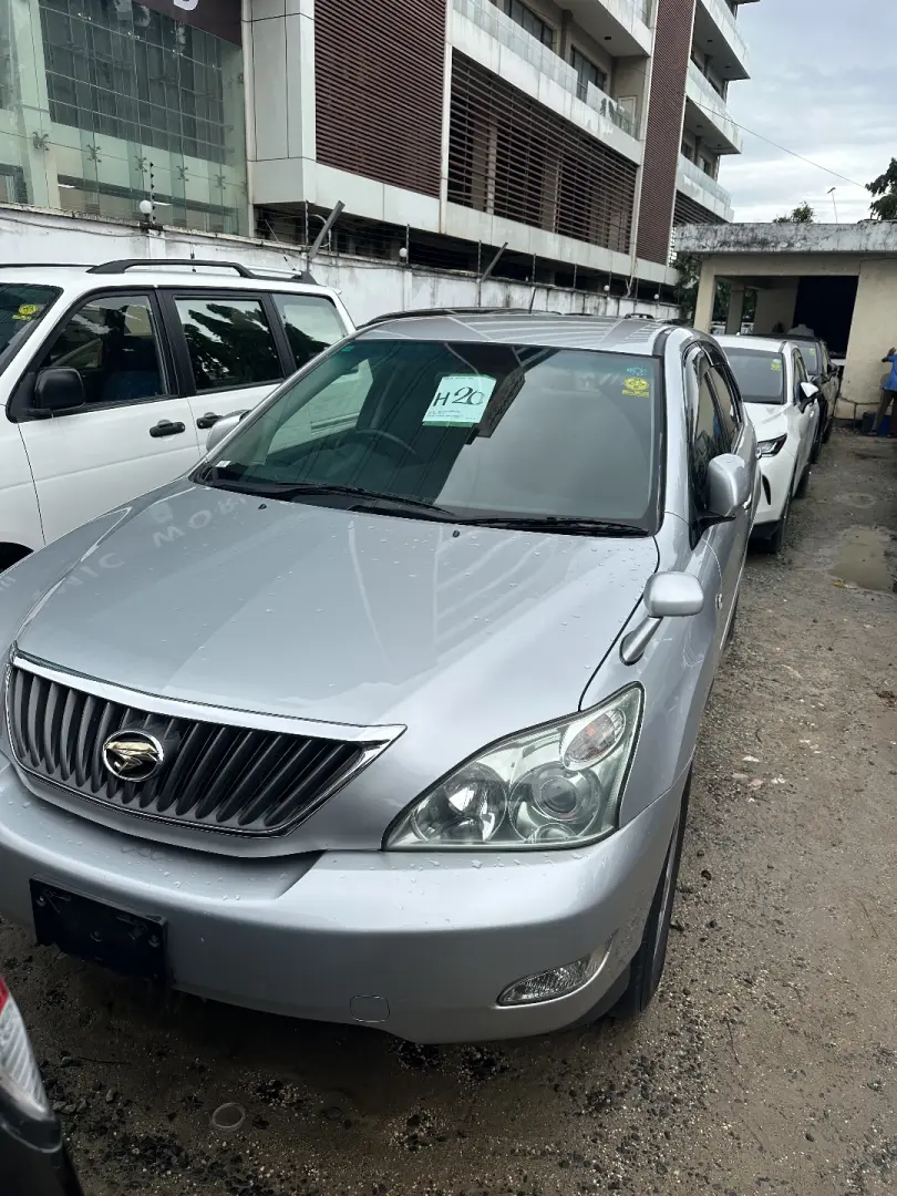 Toyota Harrier 240G (2006) thumbnail 2