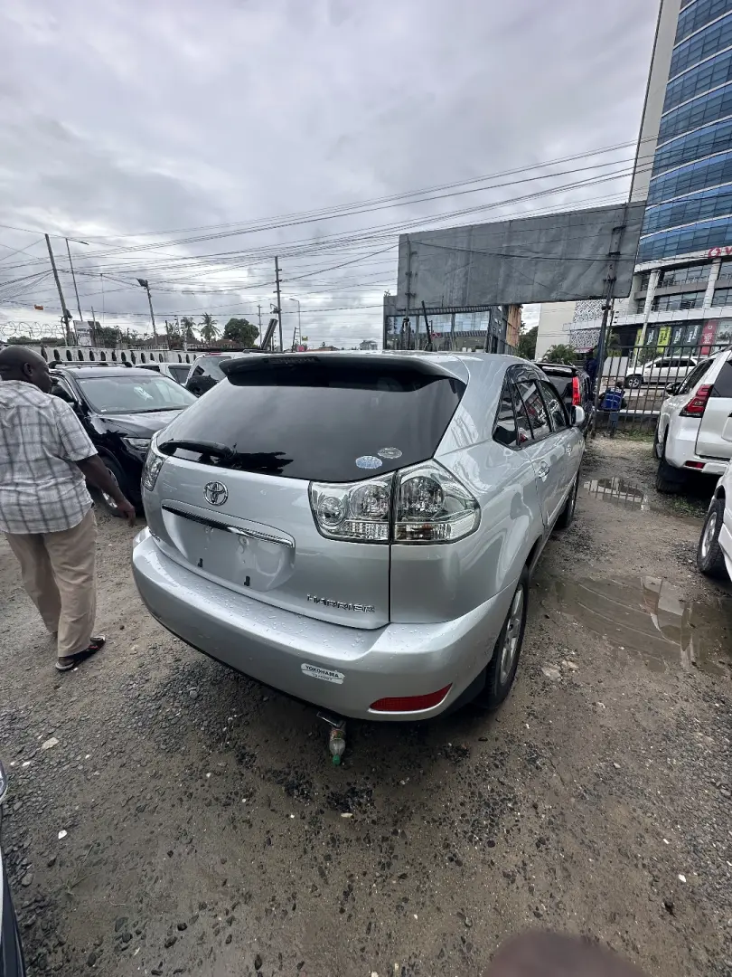 Toyota Harrier 240G (2006) thumbnail 5