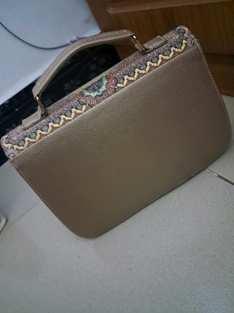 Beautiful Beige Handbag from Turkey thumbnail 2