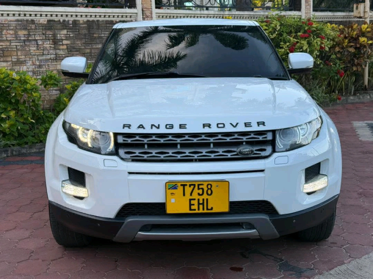 Range Rover Evoque EHL ON SALES