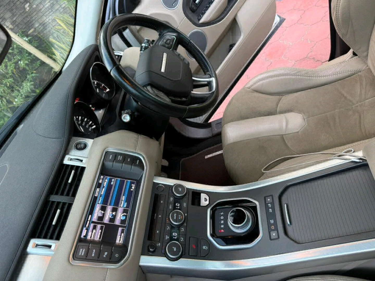Range Rover Evoque EHL ON SALES thumbnail 8