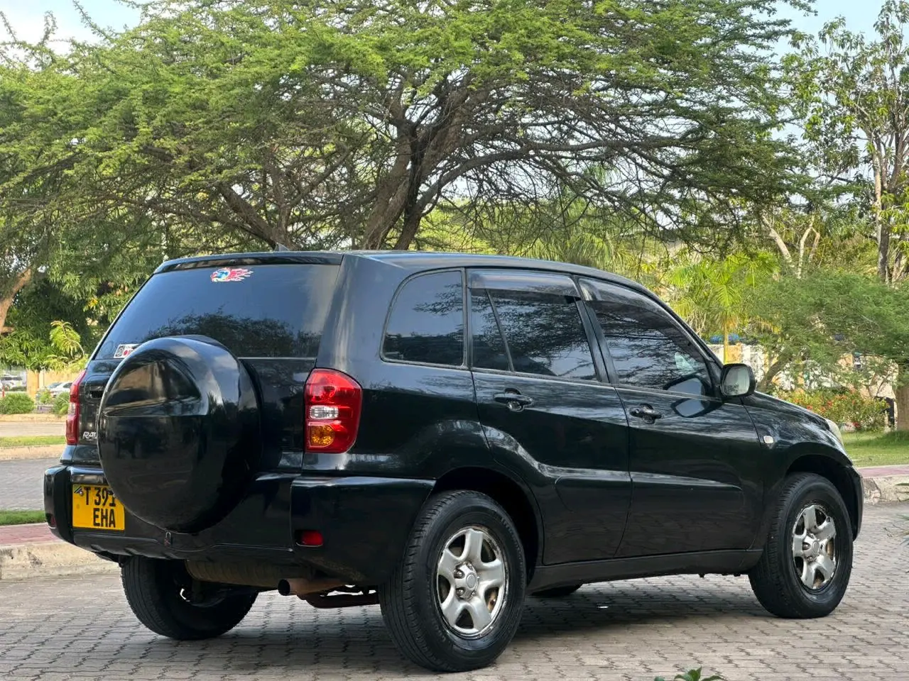Black Toyota RAV4 2006 Model for Sale thumbnail 3