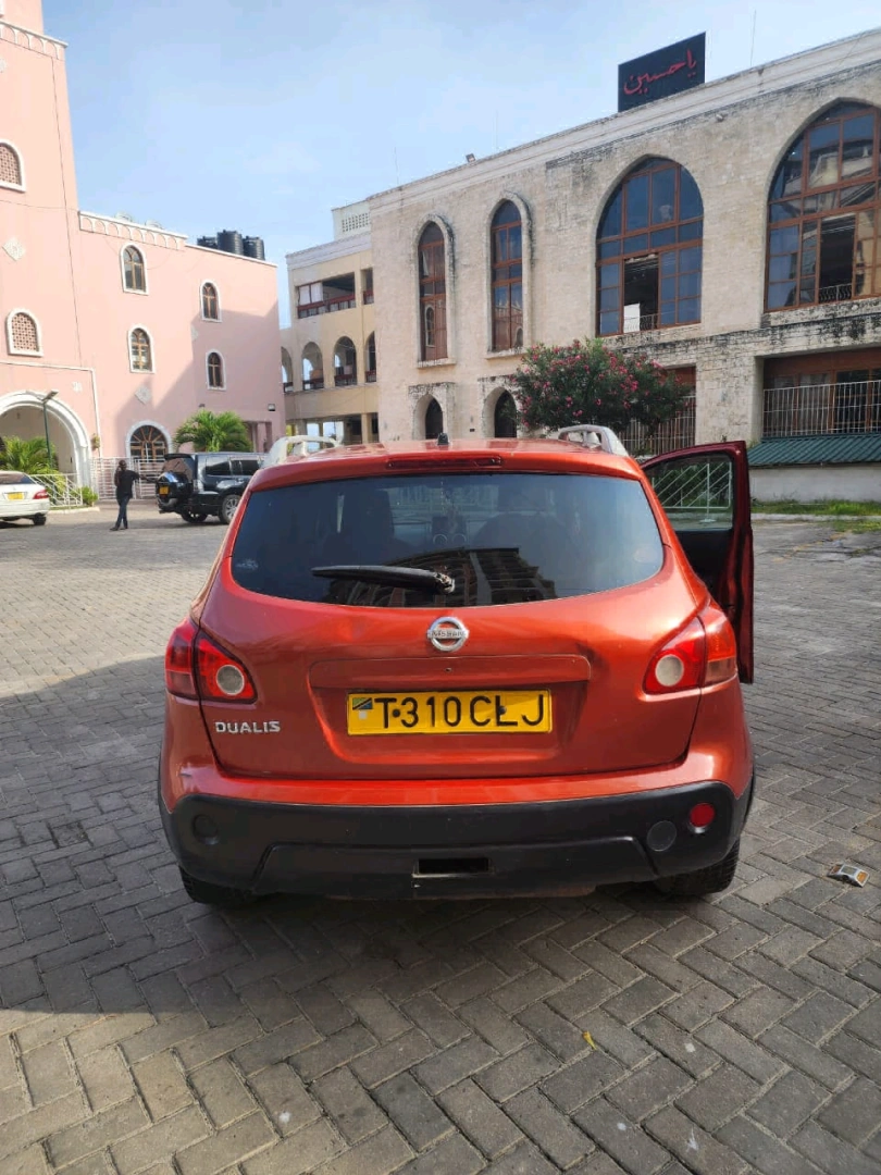 Nissan Dualis SUV - 1990 CC, Full AC thumbnail 4