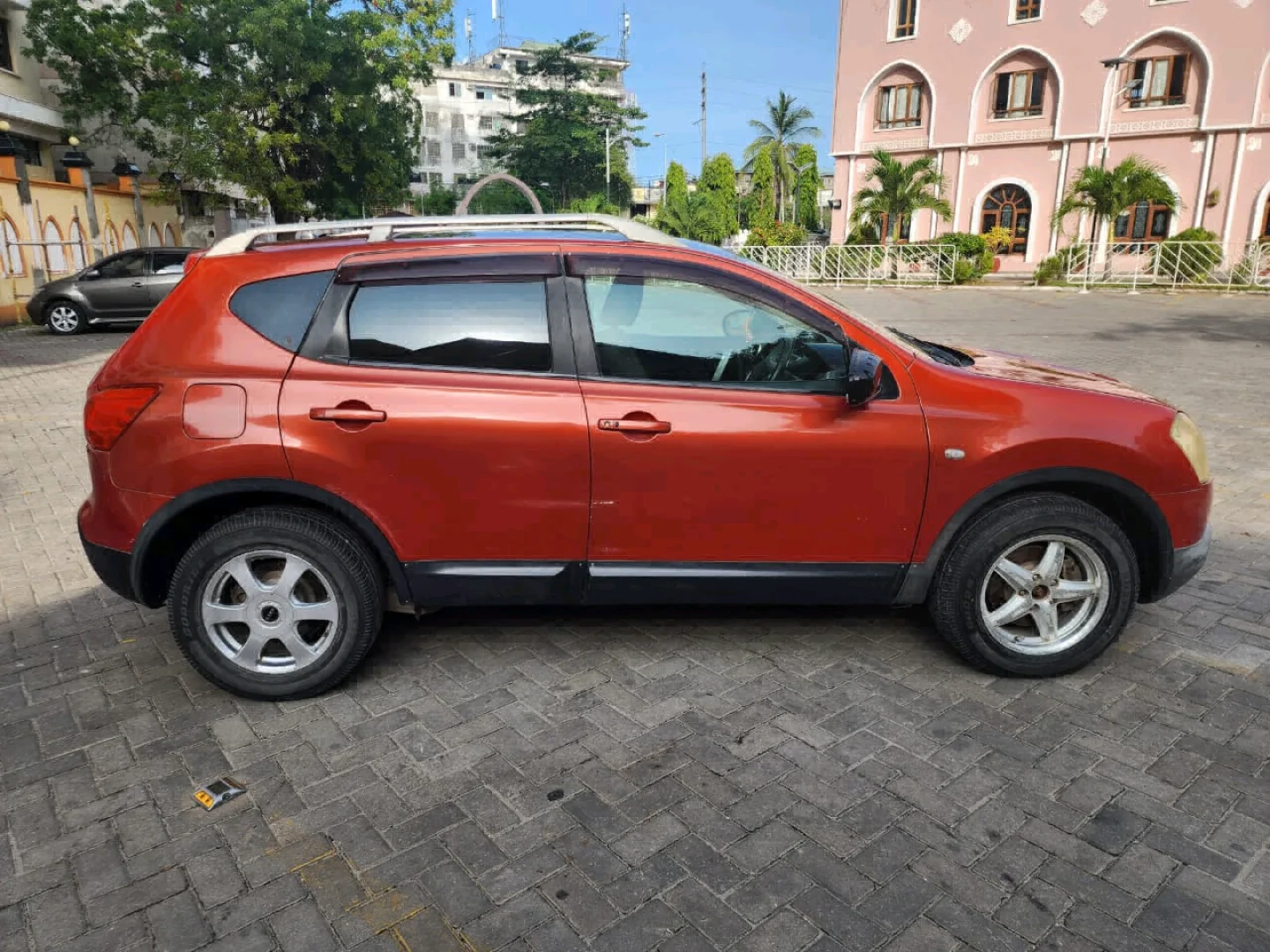 Nissan Dualis SUV - 1990 CC, Full AC thumbnail 6