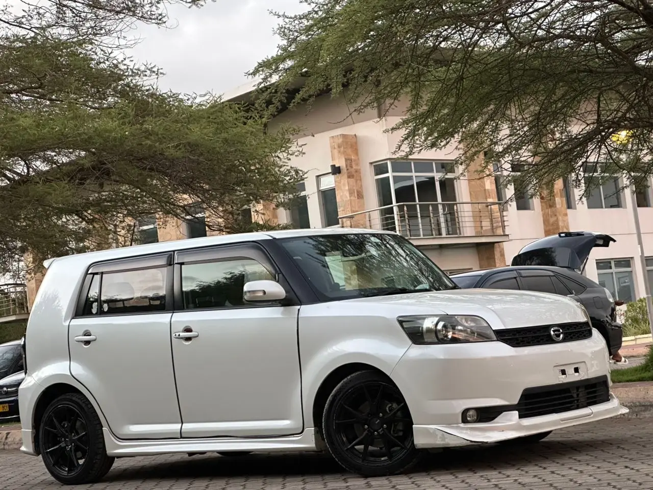 Toyota Rumion 2011 thumbnail 2