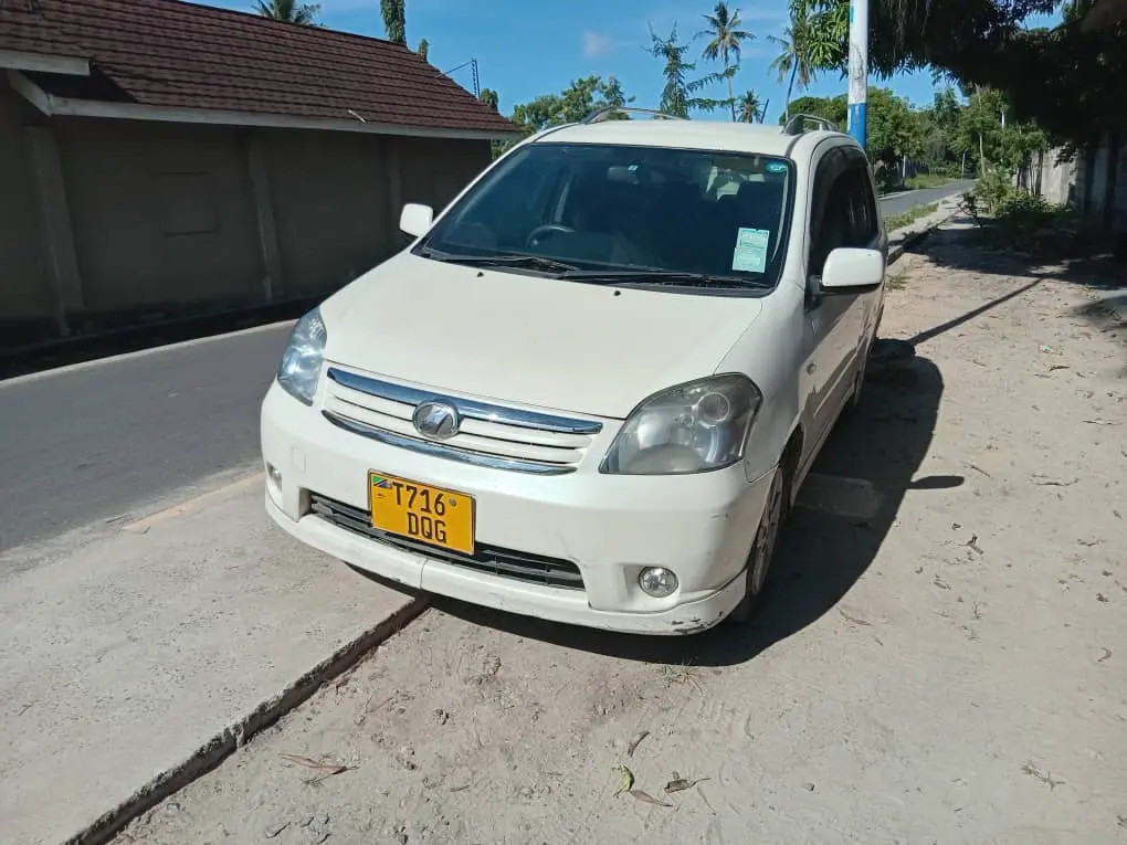 Toyota Raum 2005 DQG thumbnail 2