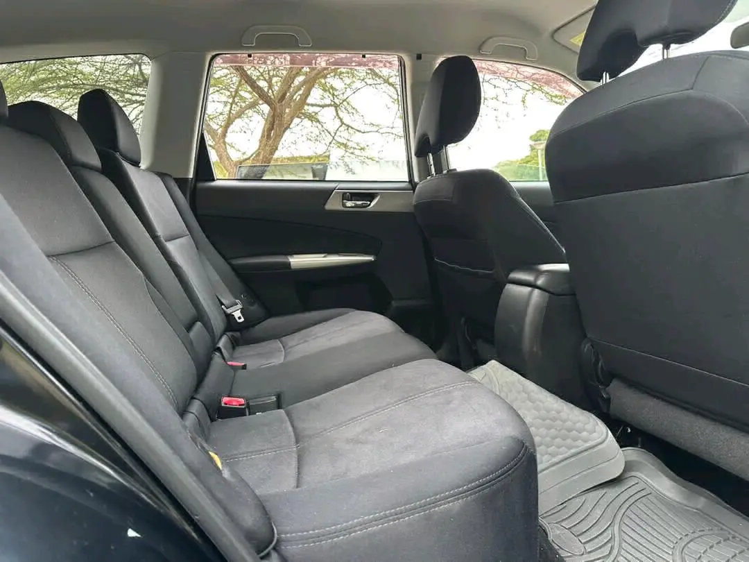 Subaru Forester 2010 Black for Sale thumbnail 4