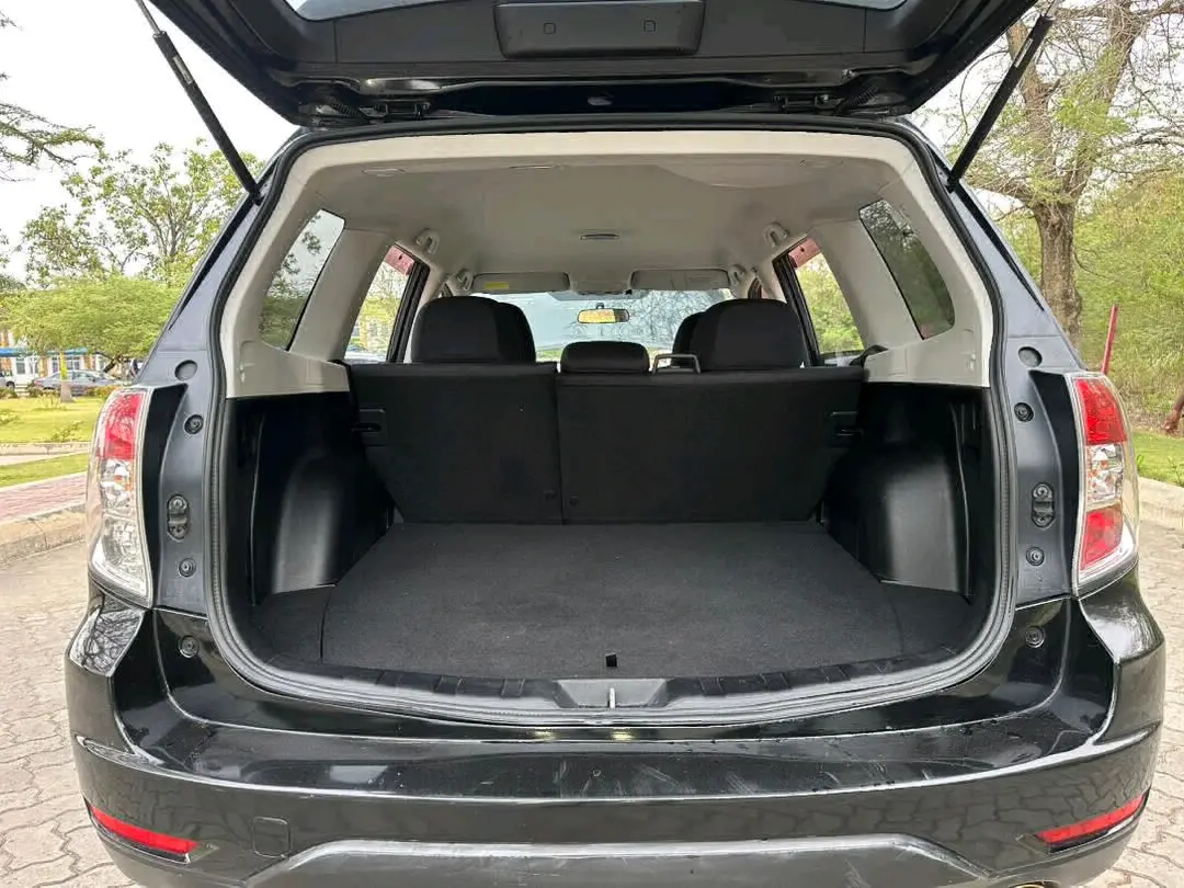 Subaru Forester 2010 Black for Sale thumbnail 8