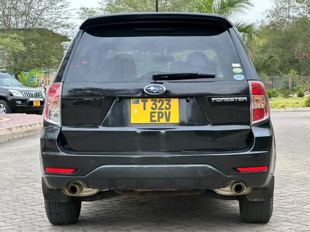 Subaru Forester 2010 Black for Sale thumbnail 9