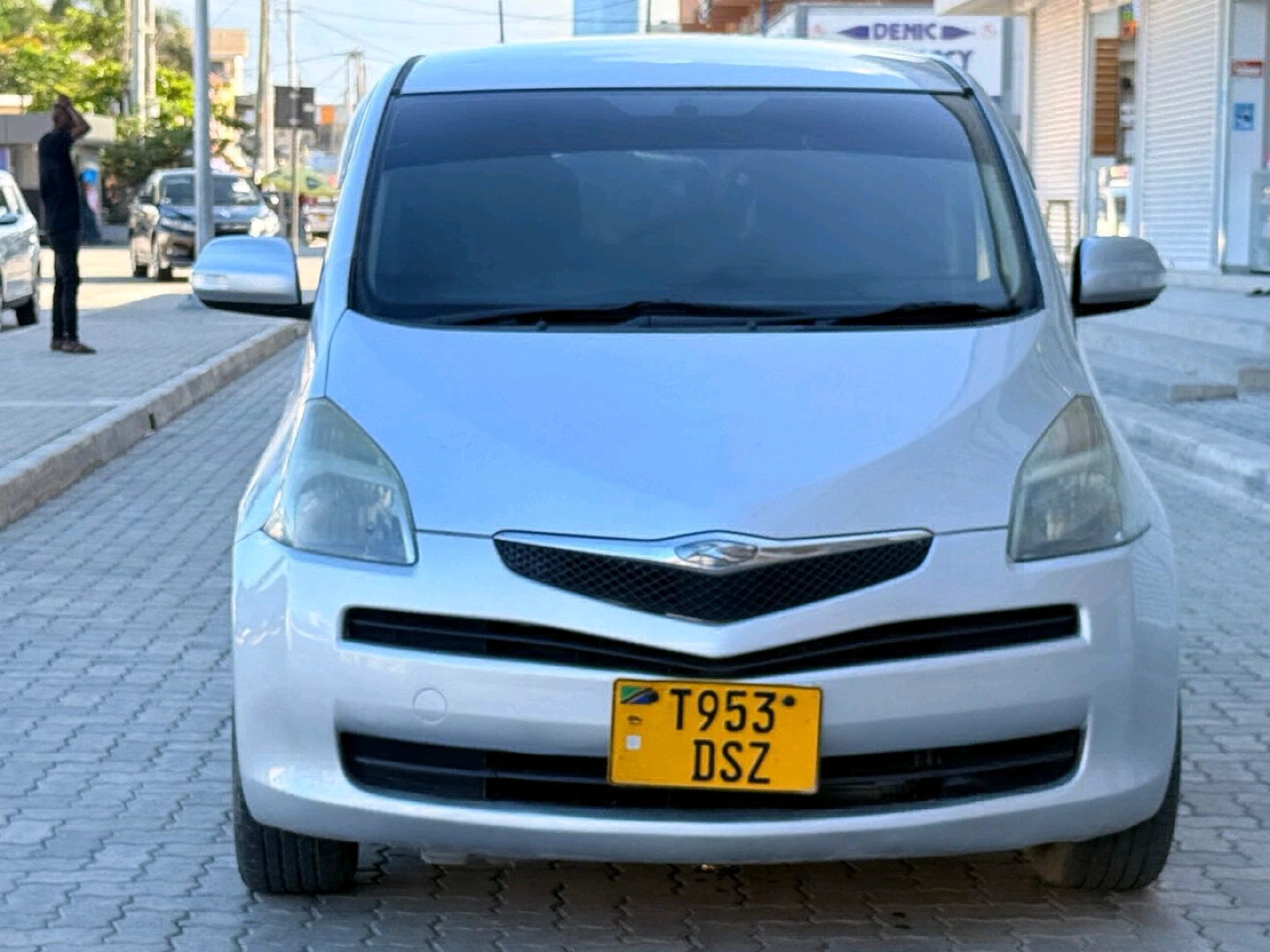Toyota Ractis 2007 Silver Minivan