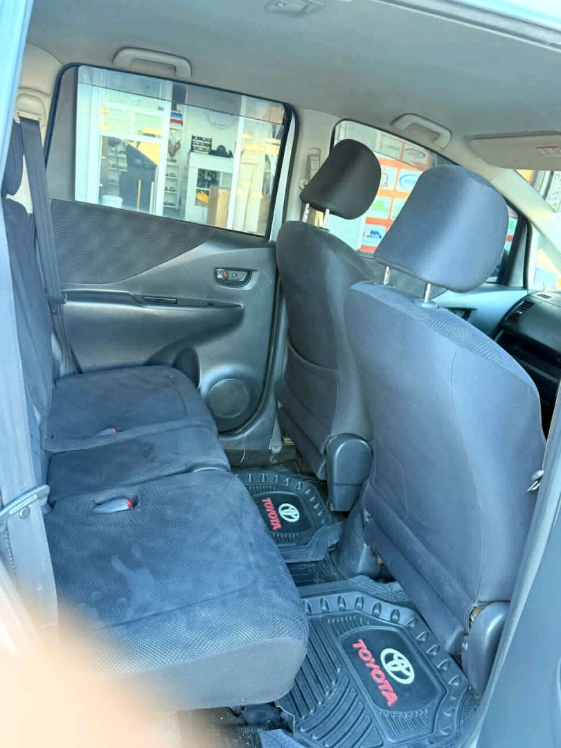 Toyota Ractis 2007 Silver Minivan thumbnail 7