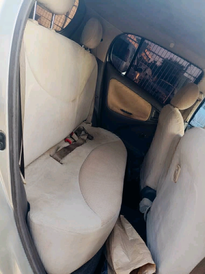 Toyota Vitz Old Model 2004 Full AC thumbnail 5