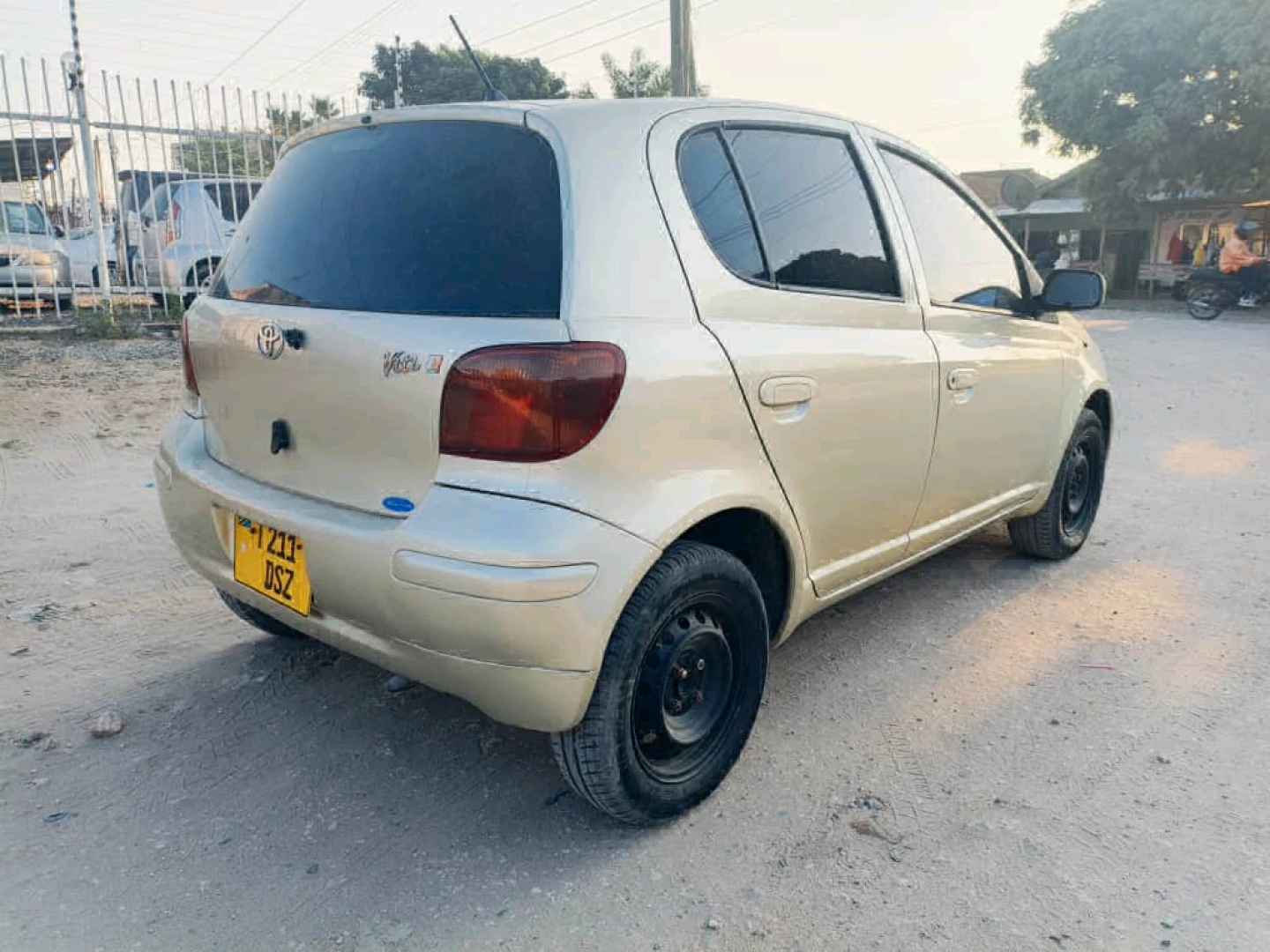 Toyota Vitz Old Model 2004 Full AC thumbnail 6