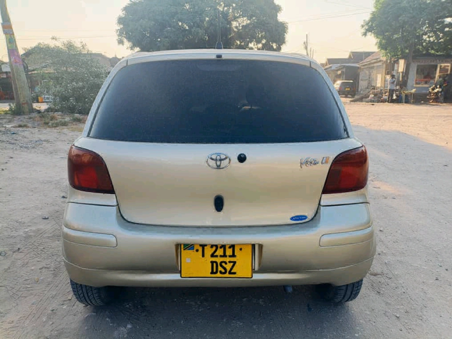 Toyota Vitz Old Model 2004 Full AC thumbnail 7