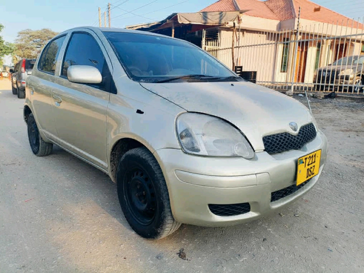 Toyota Vitz Old Model 2004 Full AC thumbnail 8