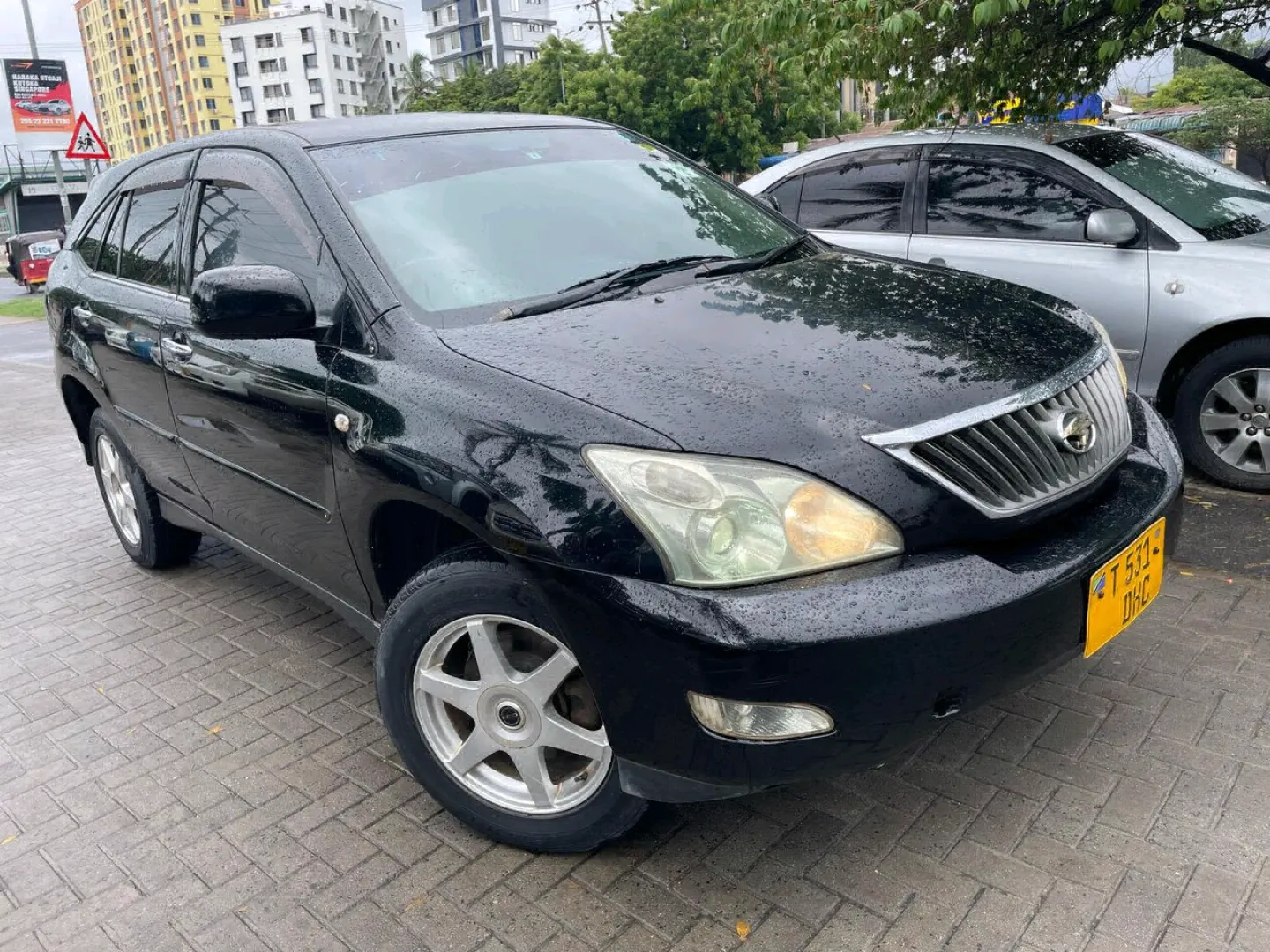 Black Toyota Harrier SUV 2006 Model (T513DHC)