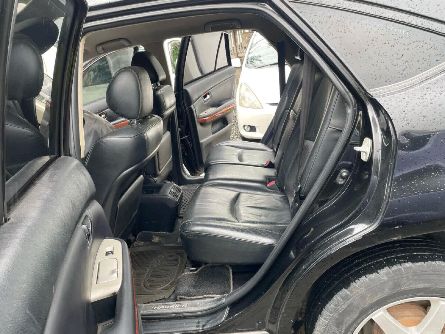 Black Toyota Harrier SUV 2006 Model (T513DHC) thumbnail 6