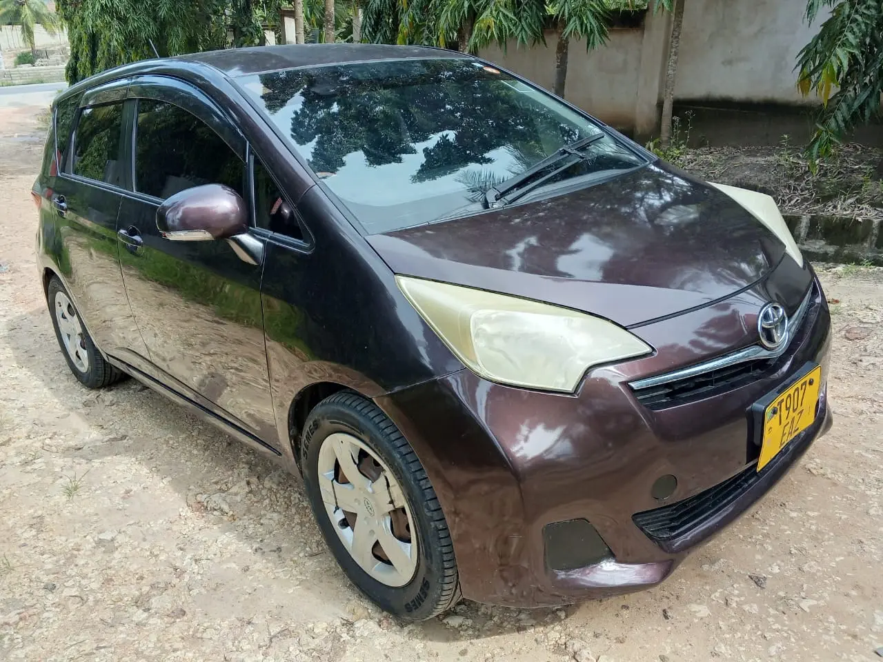 Toyota Ractis 2011 thumbnail 3