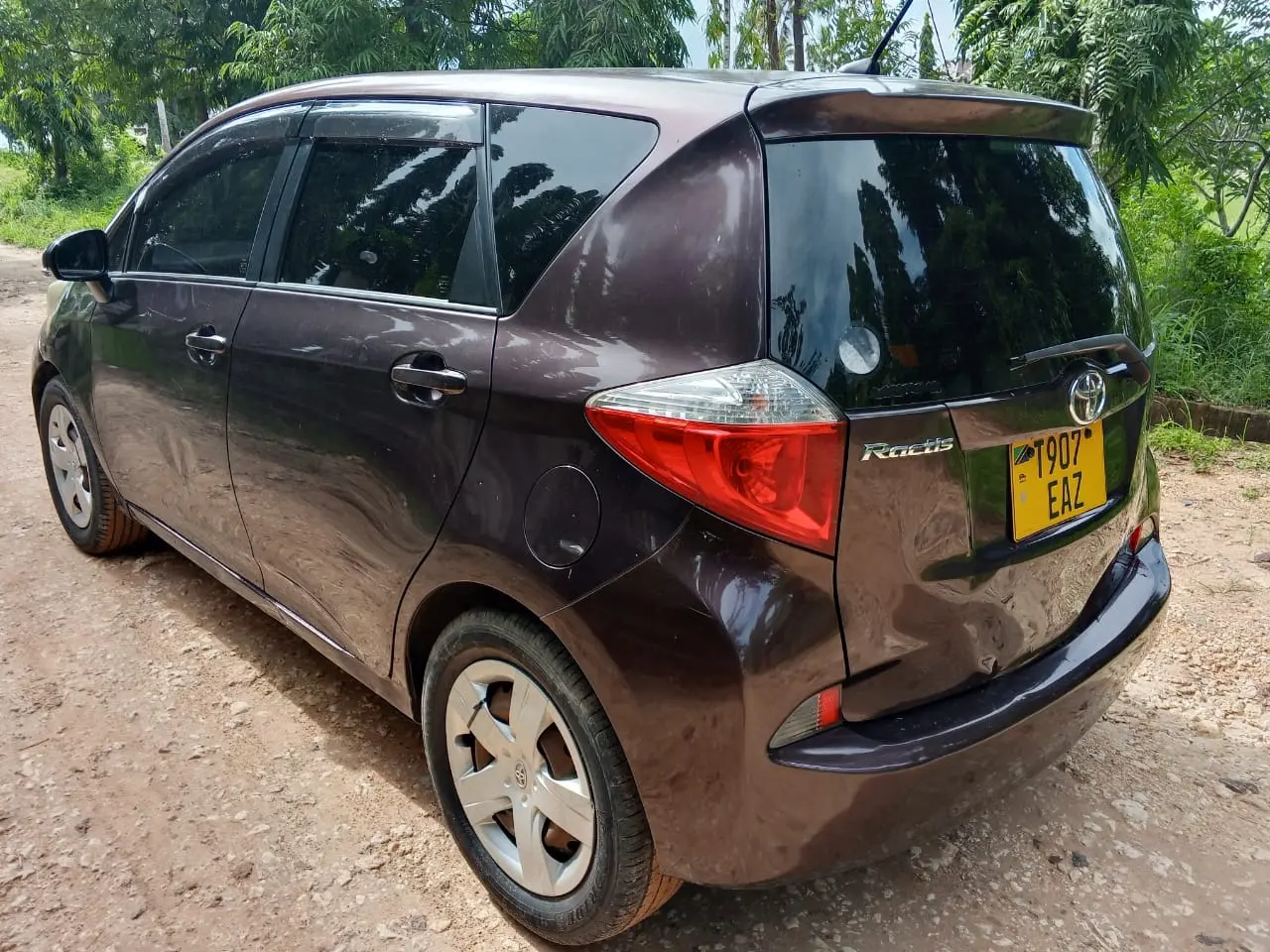 Toyota Ractis 2011 thumbnail 4