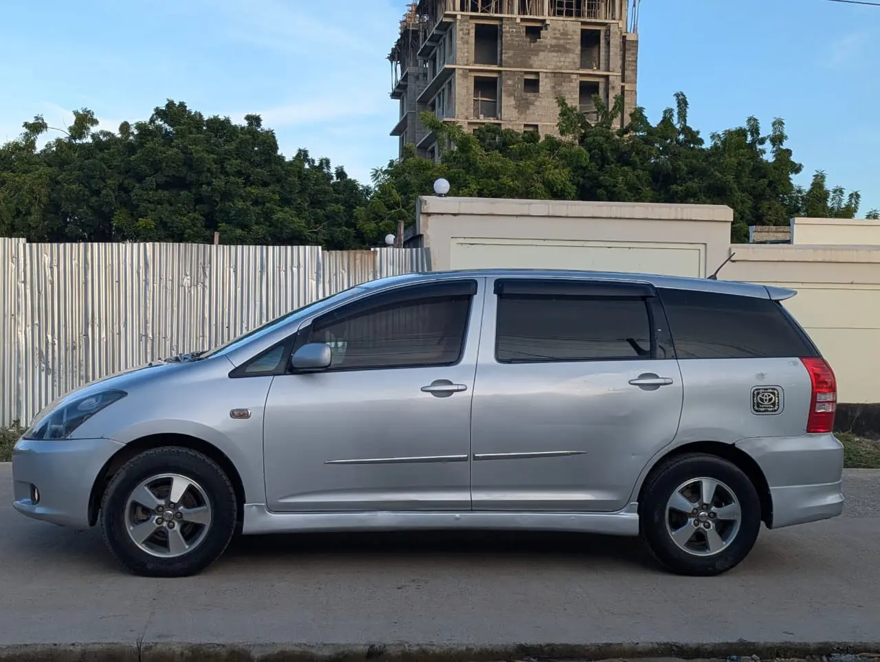 Toyota Wish 2004 DMH thumbnail 5