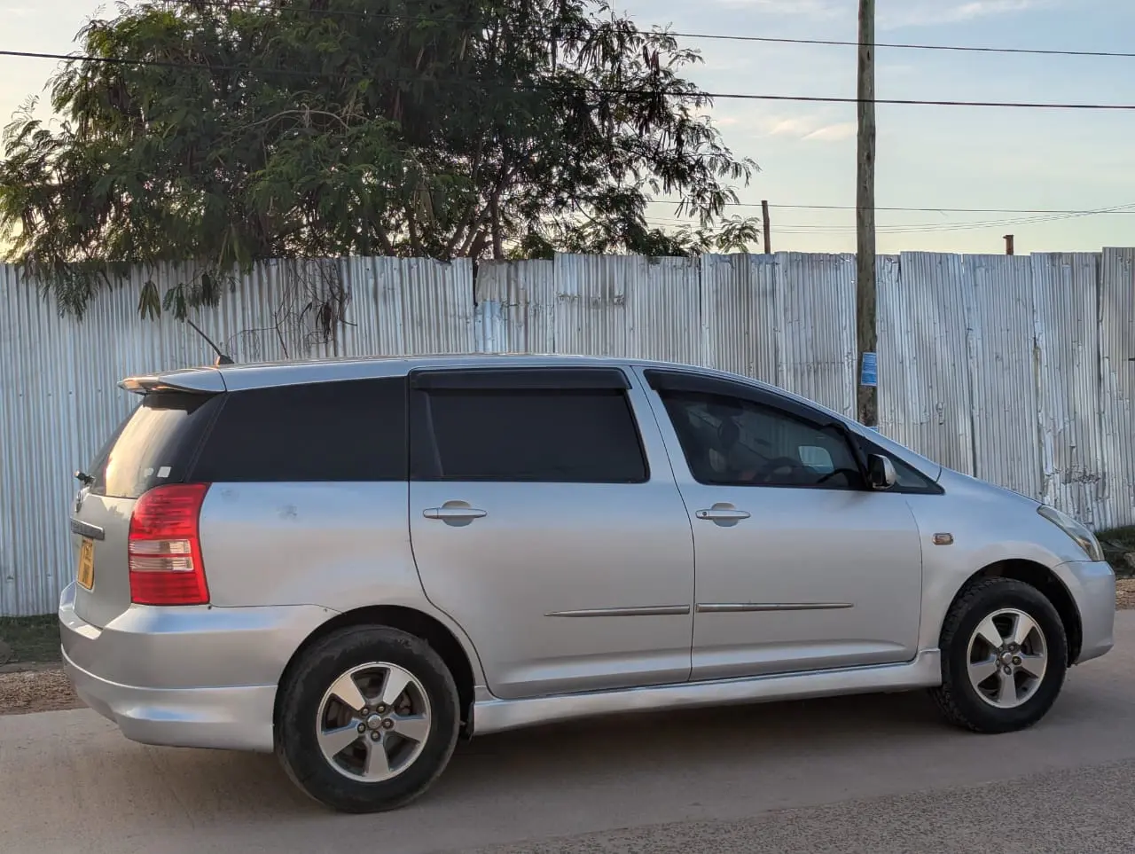 Toyota Wish 2004 DMH thumbnail 8