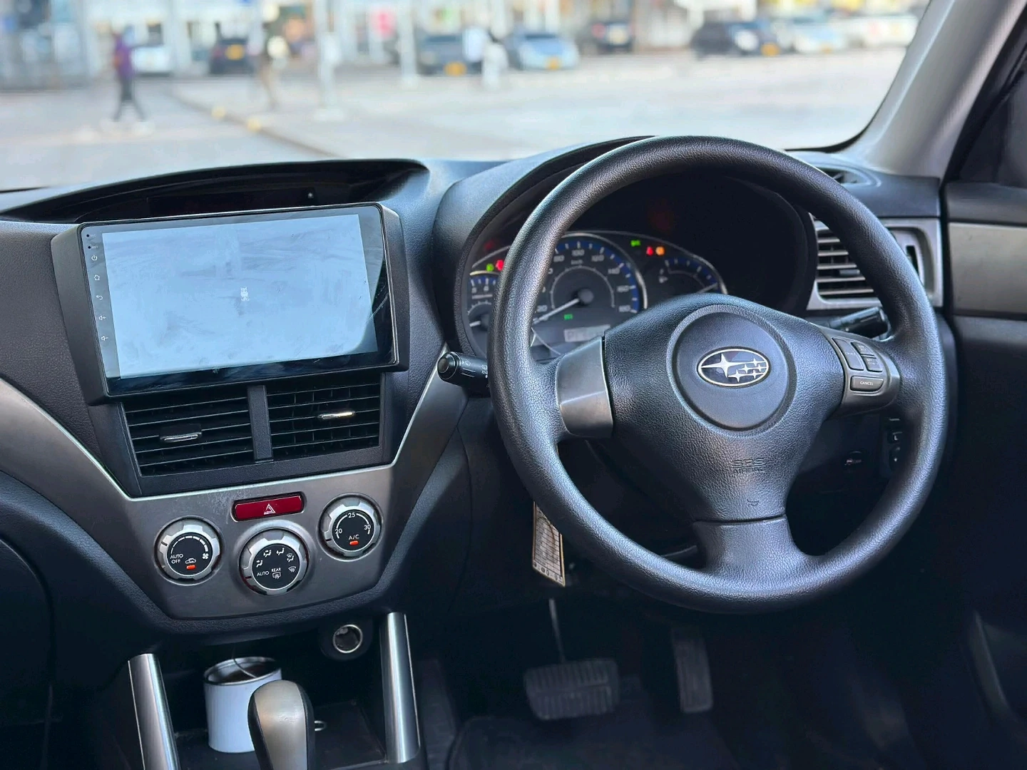 Black Subaru Forester 2010 SUV thumbnail 6
