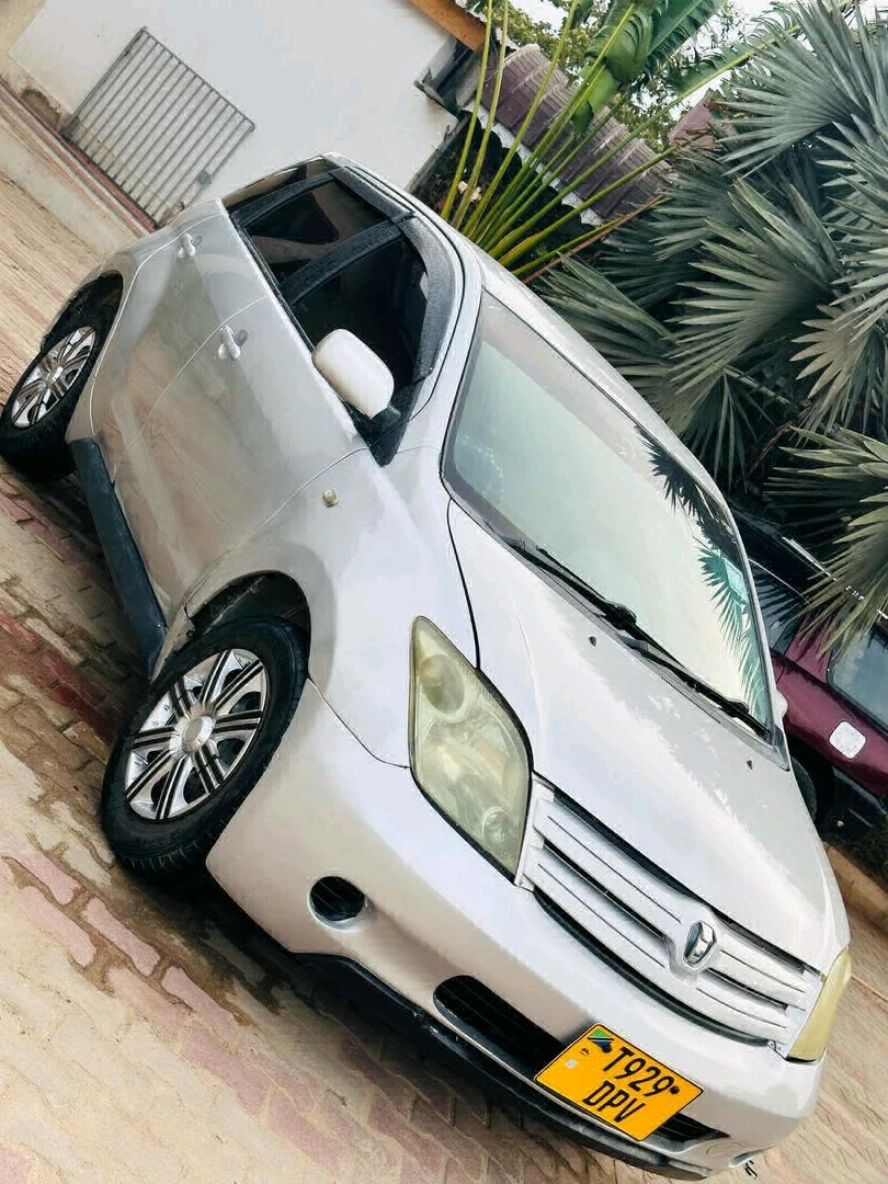 Toyota Ist DPV 1290cc thumbnail 3