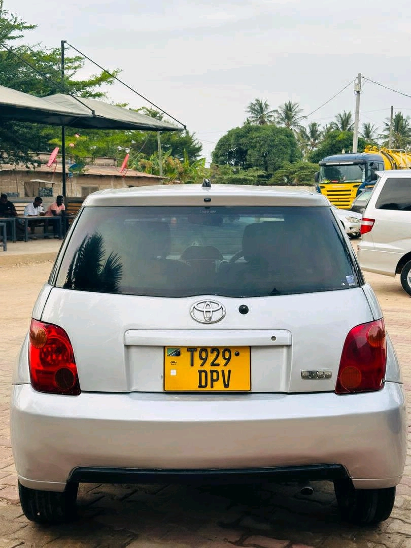 Toyota Ist DPV 1290cc thumbnail 4