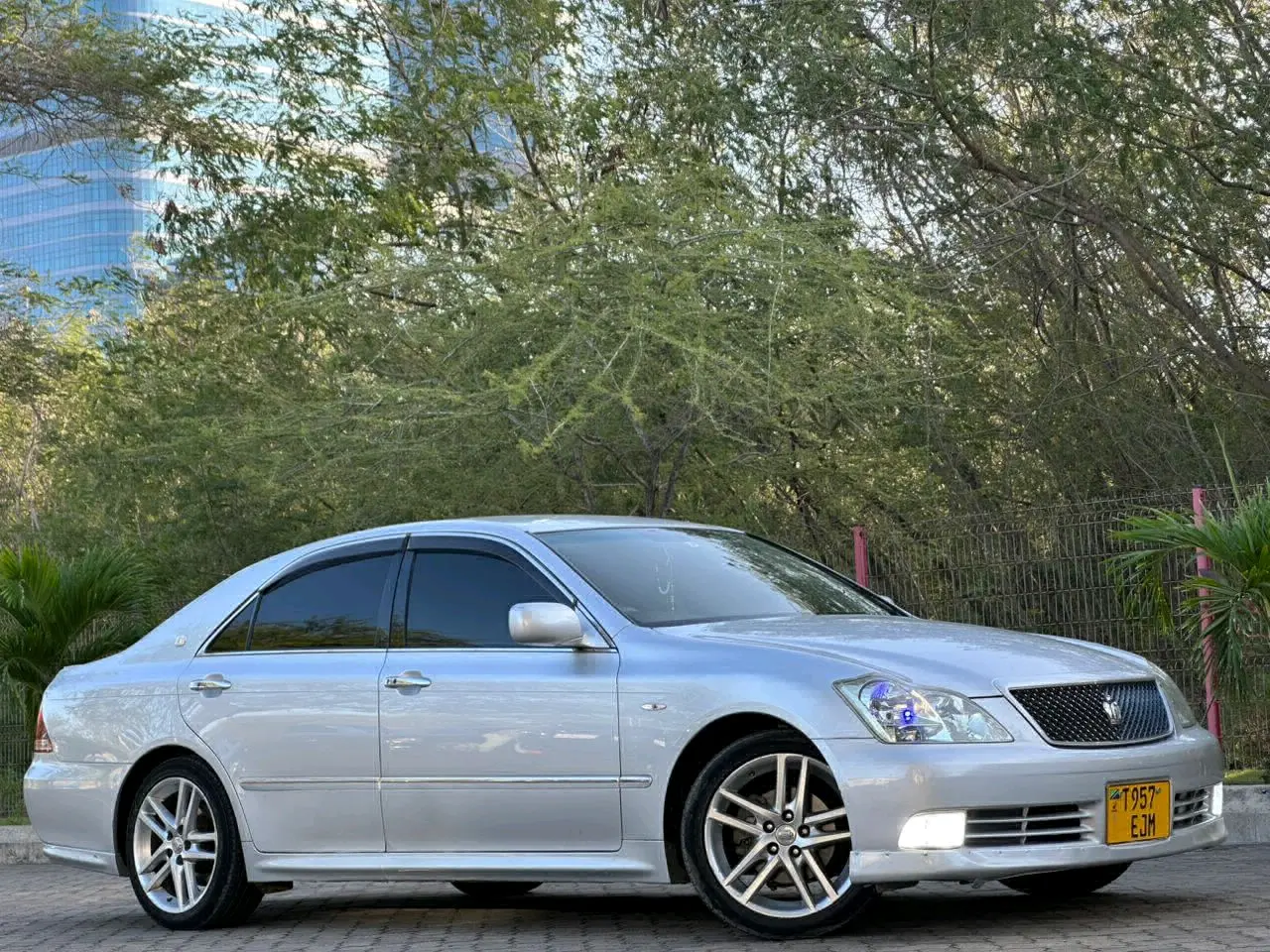 Toyota Crown Athlete 2005 Silver thumbnail 2