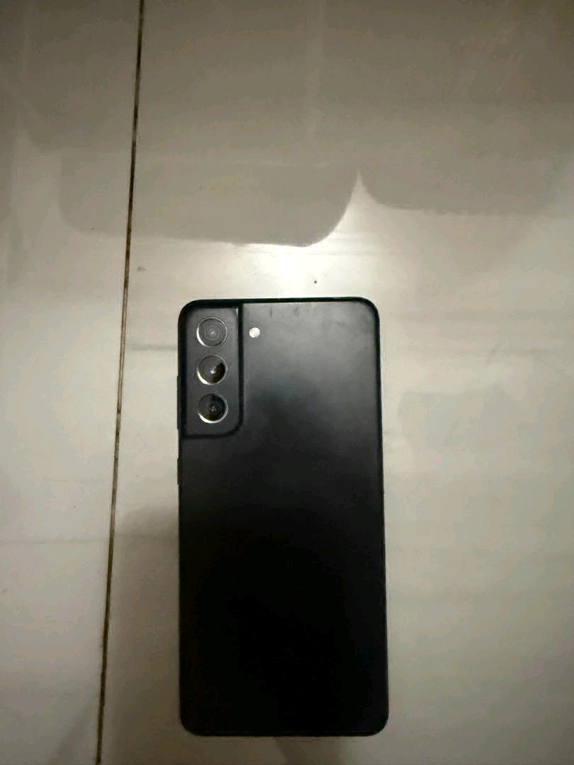 Samsung Galaxy S21 FE 5G (Good Quality) thumbnail 6