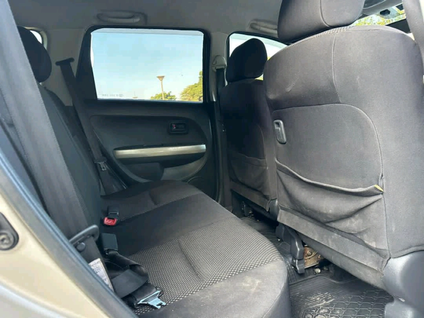 Toyota IST 2004 Clean Condition (Gold/Beige) thumbnail 7