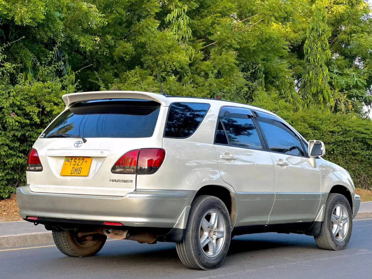 Toyota Harrier 2003 SUV (1980cc) thumbnail 4
