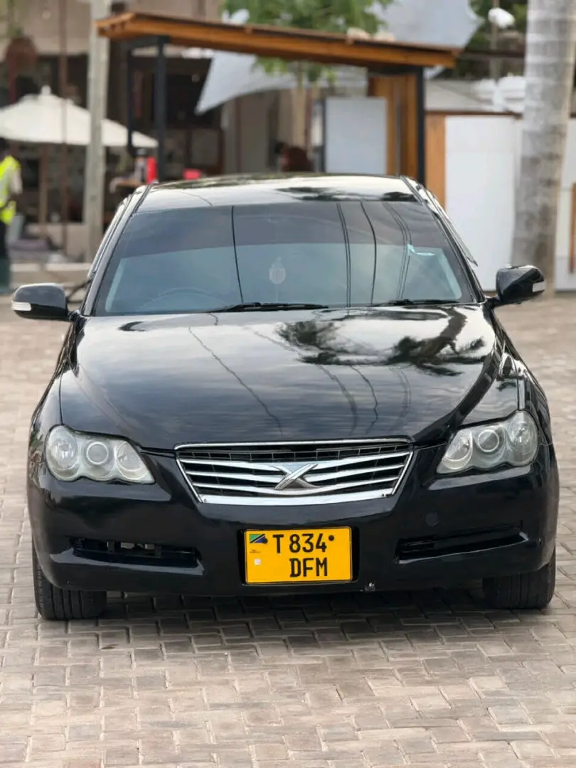 Toyota Mark X Black Sedan 2490cc