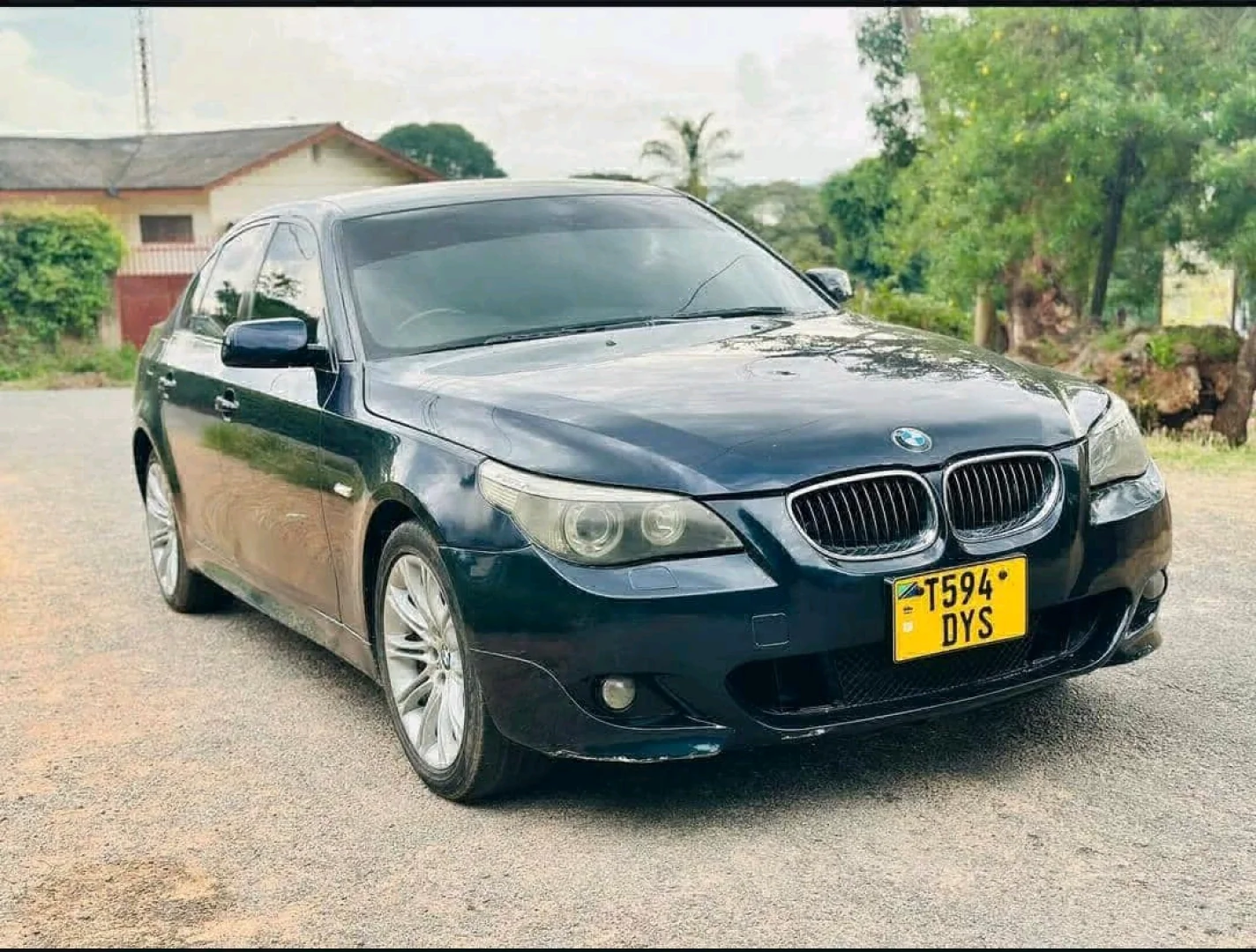 BMW 5 Series Car thumbnail 5