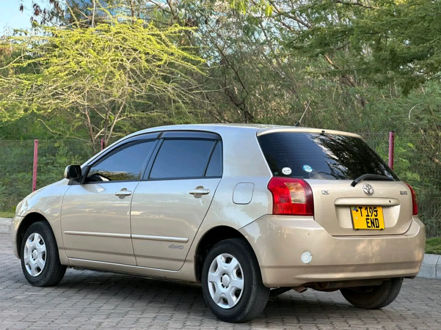 Toyota RunX Sedan 2004 Model thumbnail 5