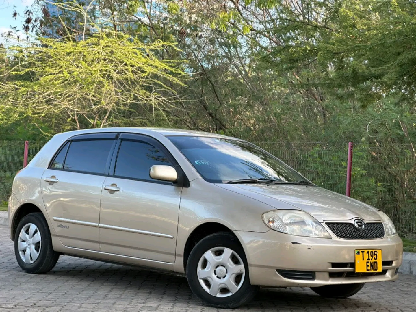 Toyota RunX Sedan 2004 Model thumbnail 6