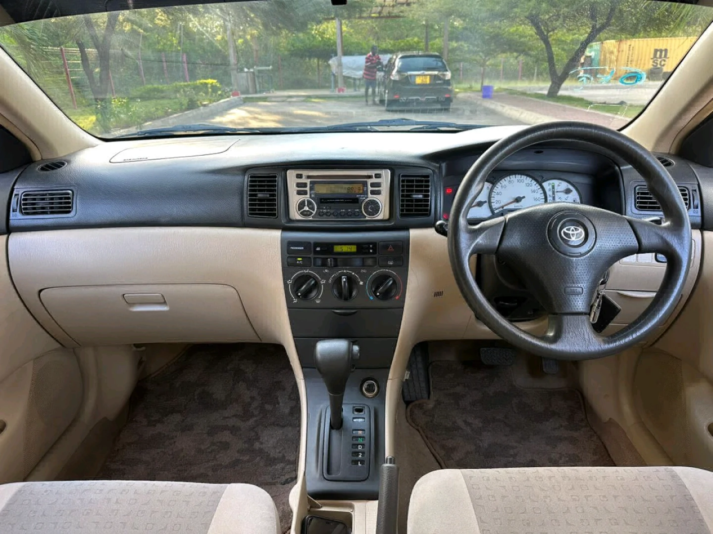 Toyota RunX Sedan 2004 Model thumbnail 9